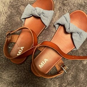 Addilynn Fabric Knot Sandal